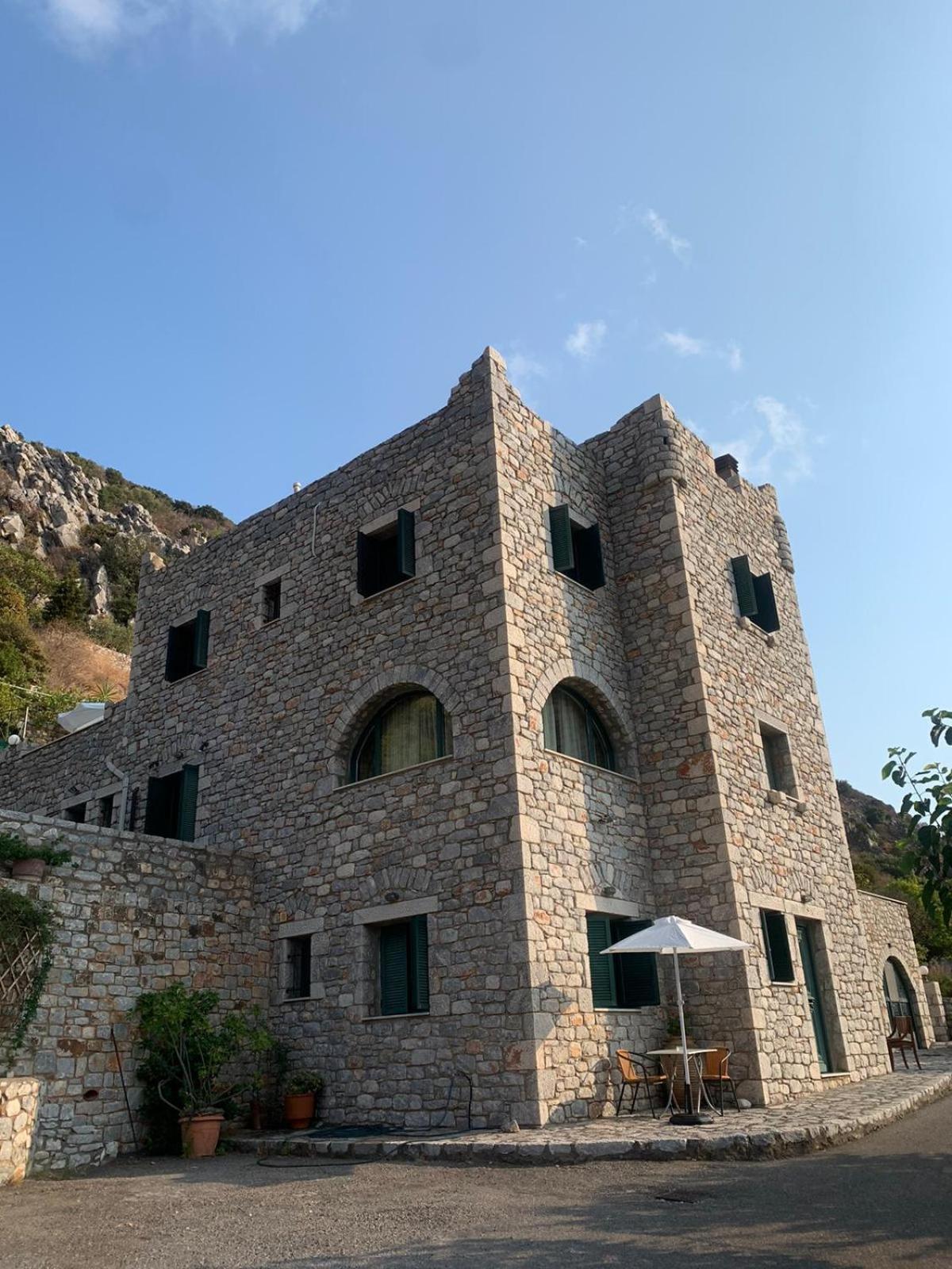 Néon OítilonVatoulia House公寓式酒店 外观 照片