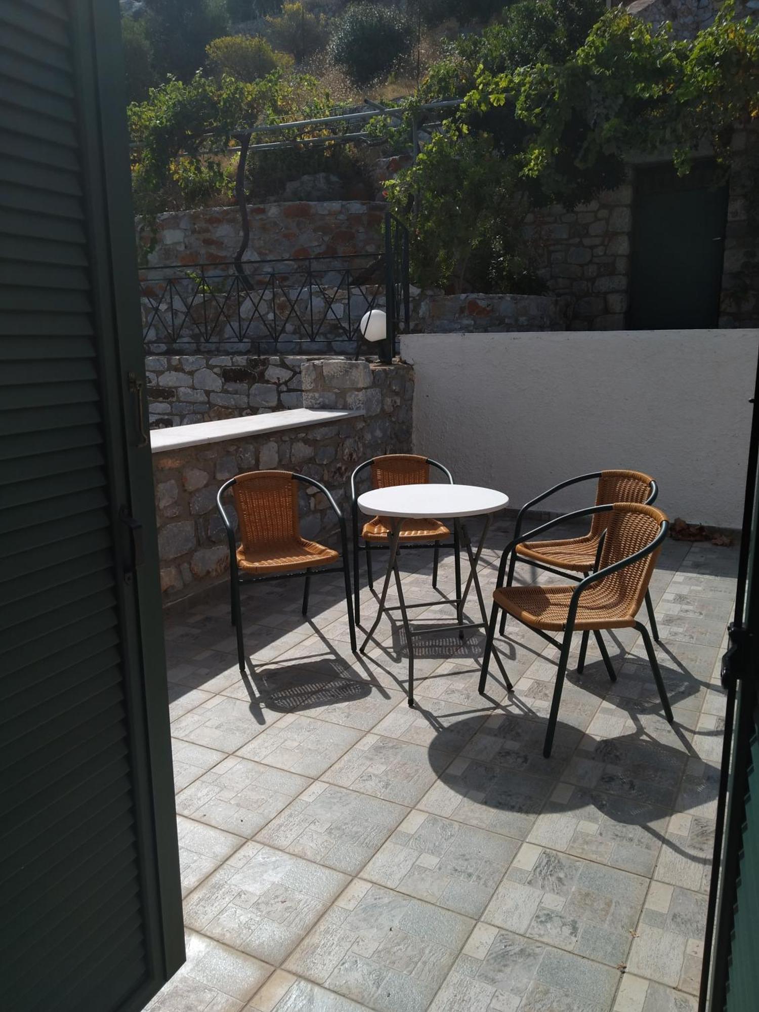 Néon OítilonVatoulia House公寓式酒店 外观 照片