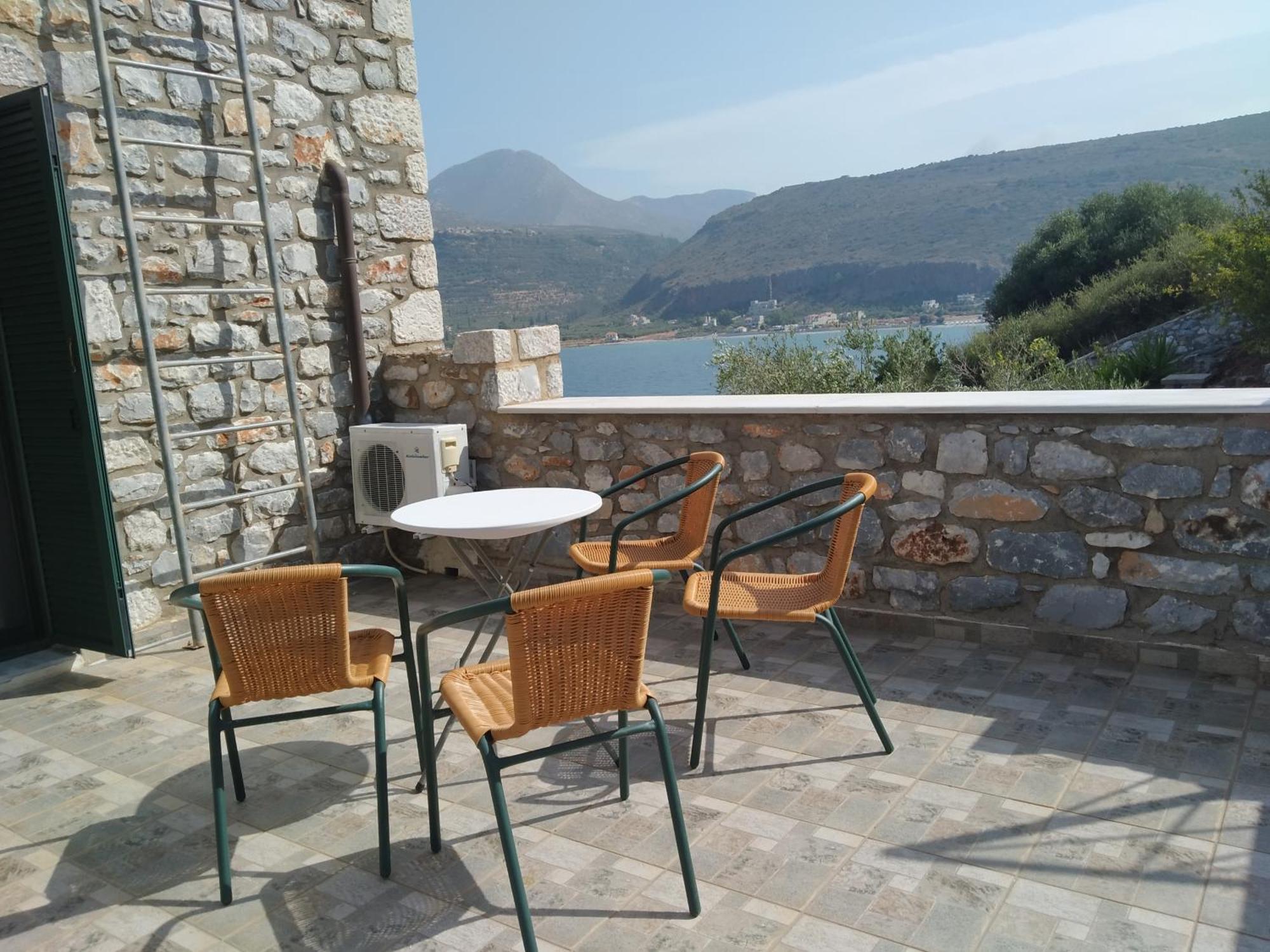 Néon OítilonVatoulia House公寓式酒店 外观 照片